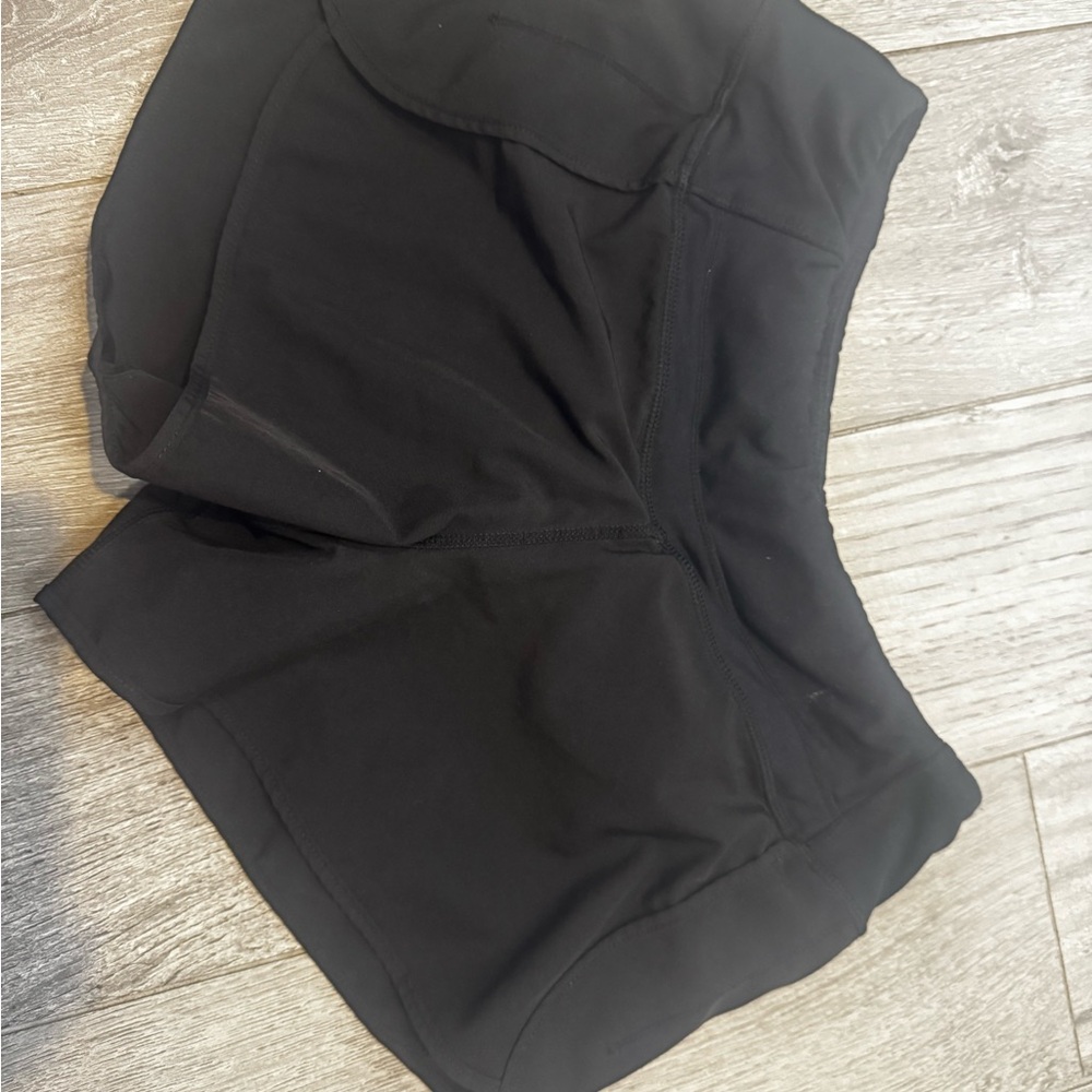 Free flow shorts black